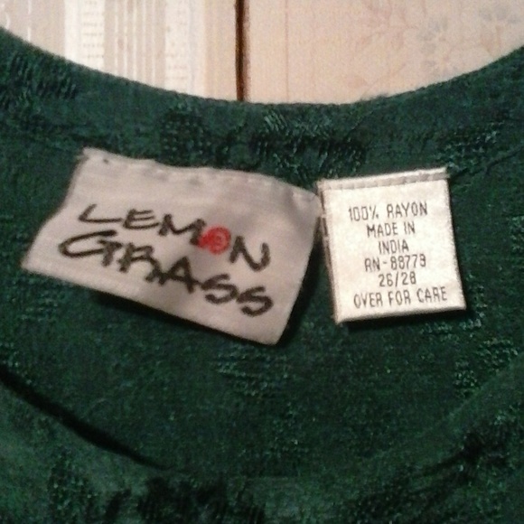 *LEMONGRASS EMERALD GREEN TEXTURED SLEEVELESS TOP - Picture 3 of 4